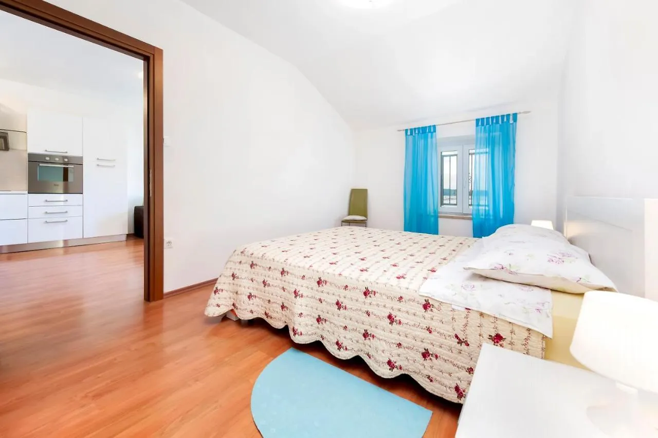 Sea View Apartment 로비니 0*,  크로아티아
